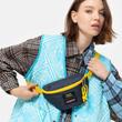 Eastpak X Super Mario Bros övtáska Mario Grey Eastpak X Super Mario Bros övtáska Mario Grey
